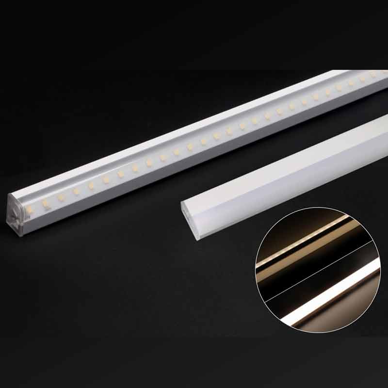 Luce lineare a LED 230VAC